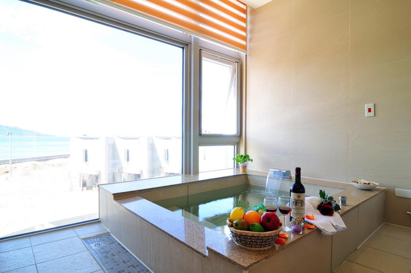 Jinshan Sakura Bay Hot Spring Hotel Екстериор снимка